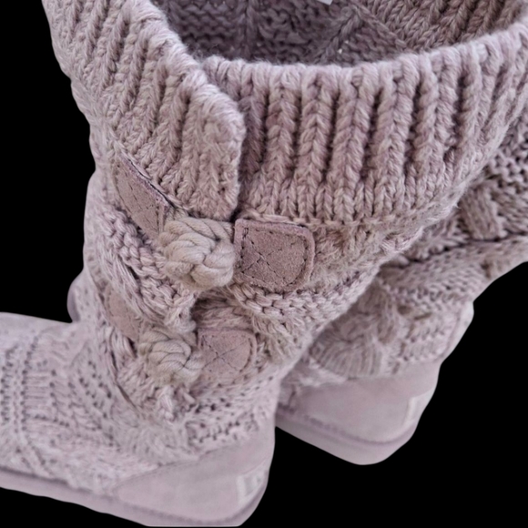 UGG Classic Tall Chunky Cable Knit Creamy White Boots  Women Size 7 - Picture 7 of 16